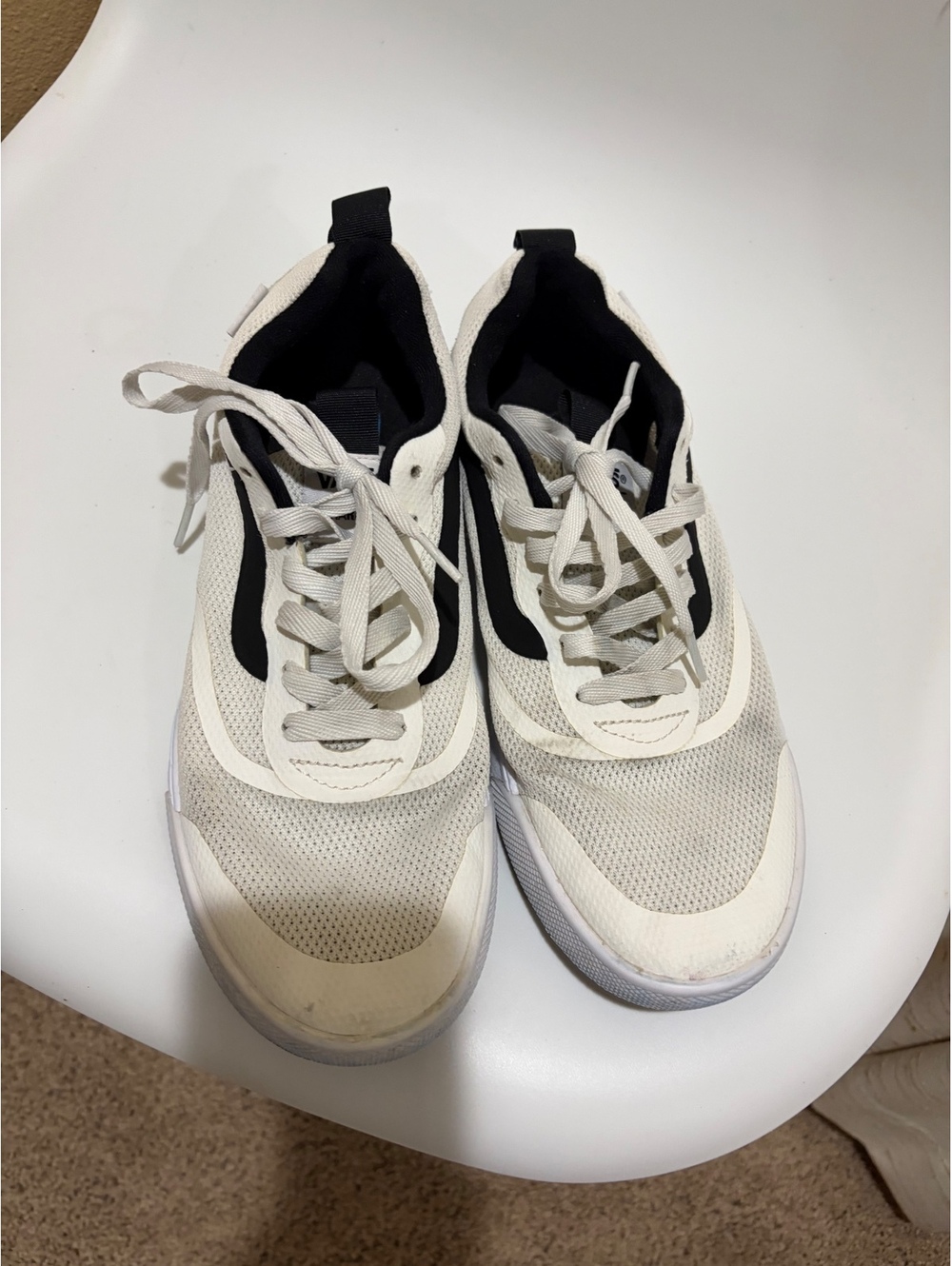 Vans UltraRange 2.0 shoes white/ black women's 10 Men's 8.5 sneakers